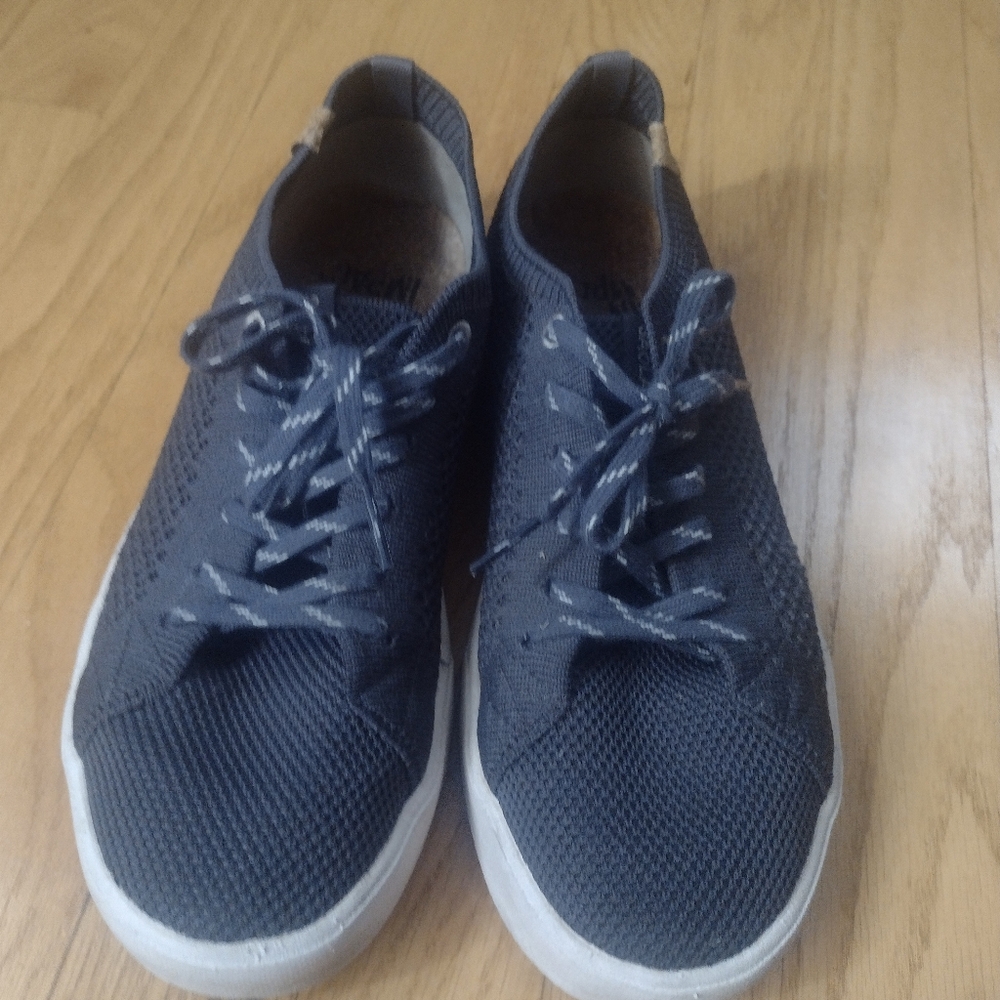 Saola dark grey shoes, size 8